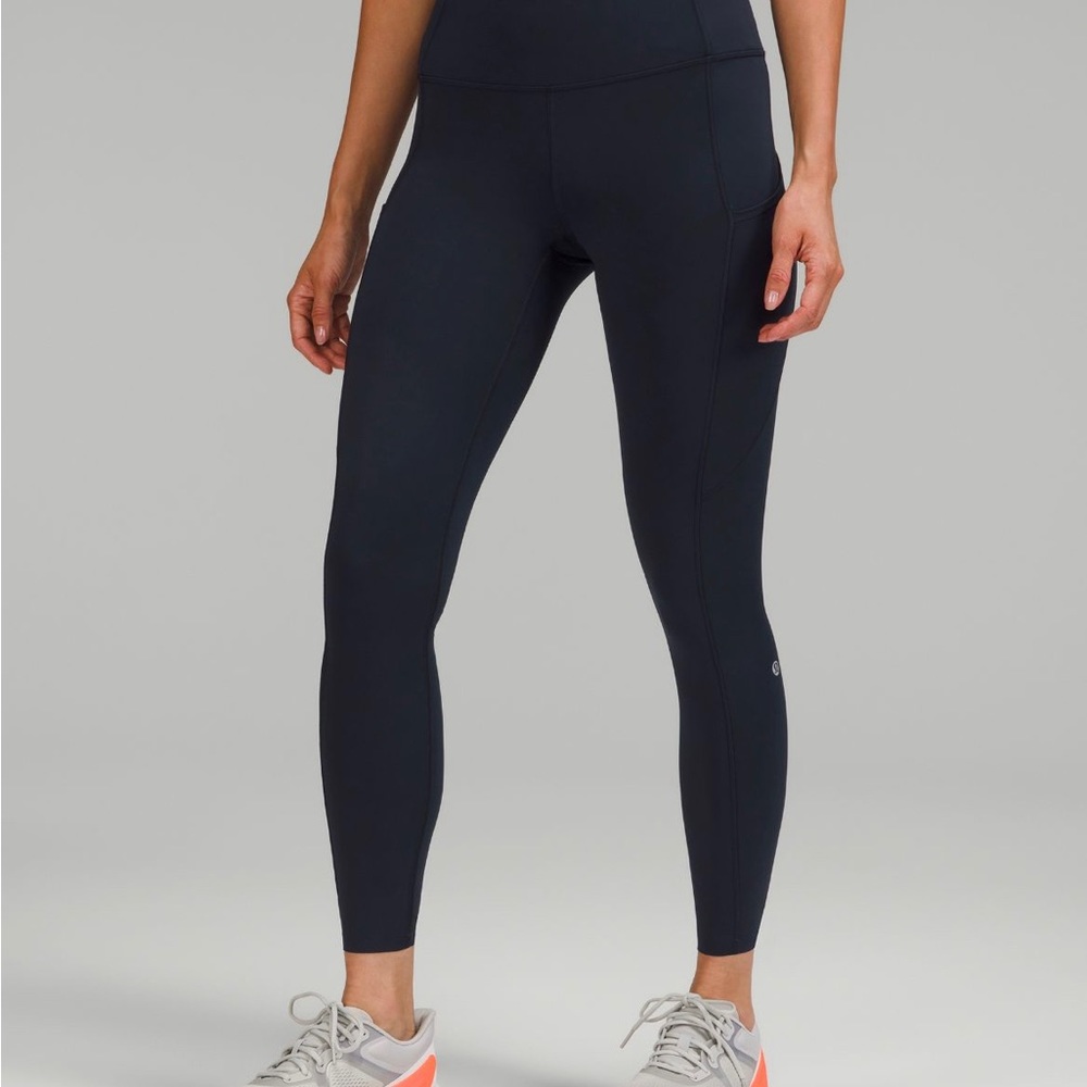 Navy fast and free pants from lulu size 2